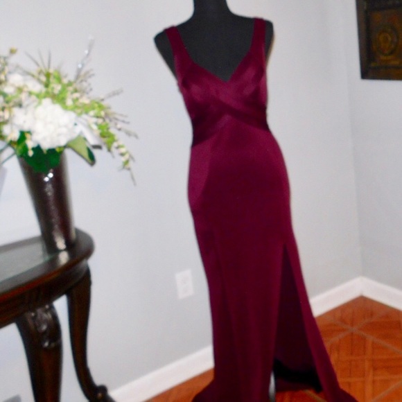 Wine Down in this Beauty 🍷 - Picture 4 of 4